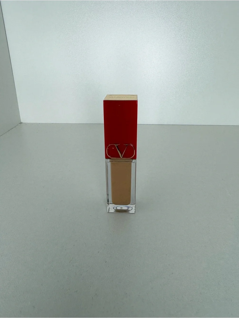 Valentino Very Valentino 24 Hour Wear Hydrating Concealer